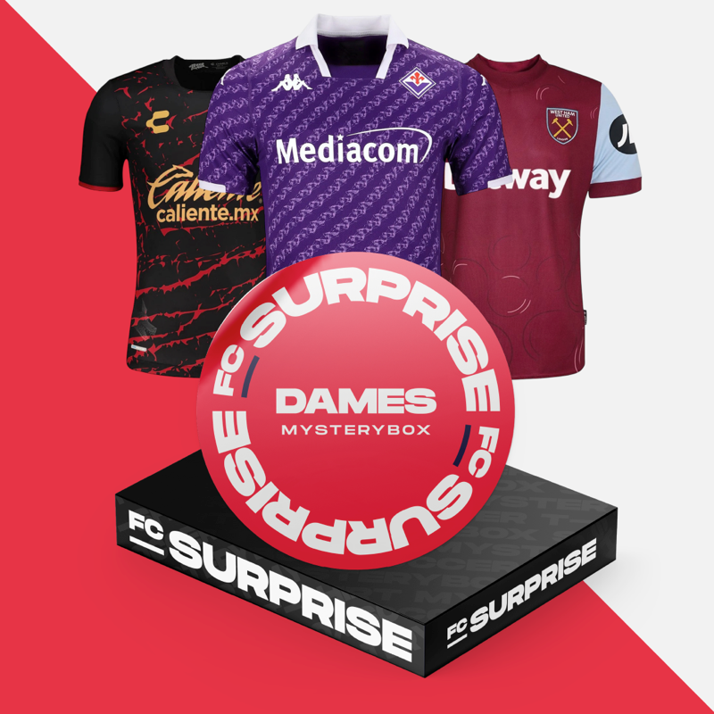 Mystery voetbalshirt voor dames met uniek design en speelse details.